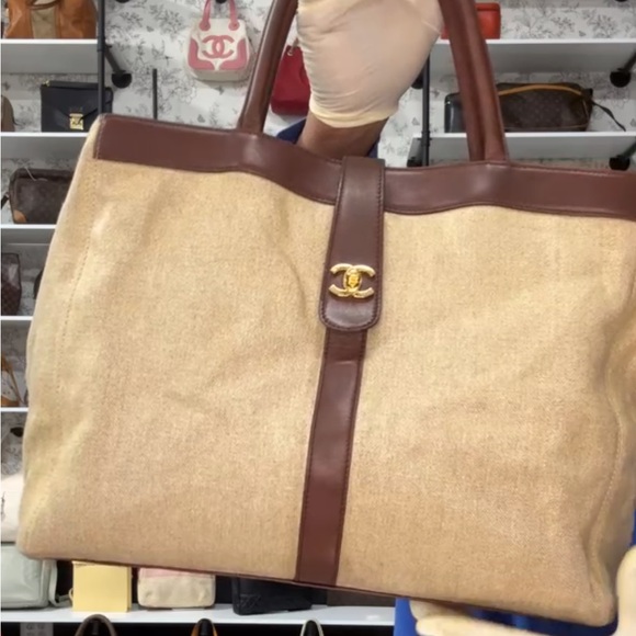 Auth CHANEL Linen Tan and Brown Tote Bag with Hologram - Picture 4 of 12